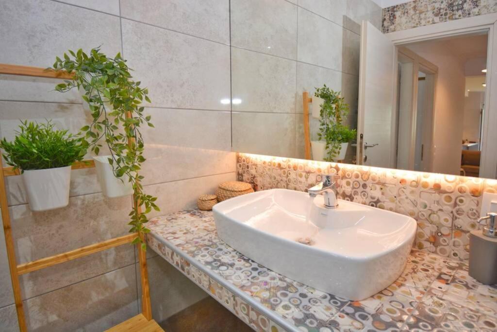 Potamos Deluxe White Apartment Dış mekan fotoğraf